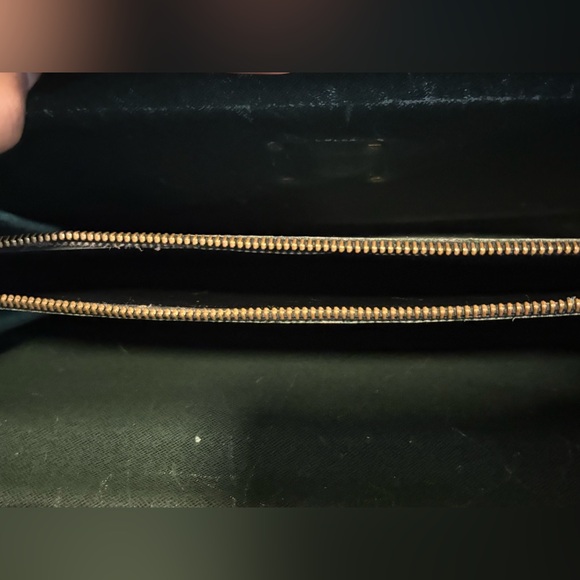 Louis Vuitton Epi Serviette Ambassadeur - Picture 12 of 16